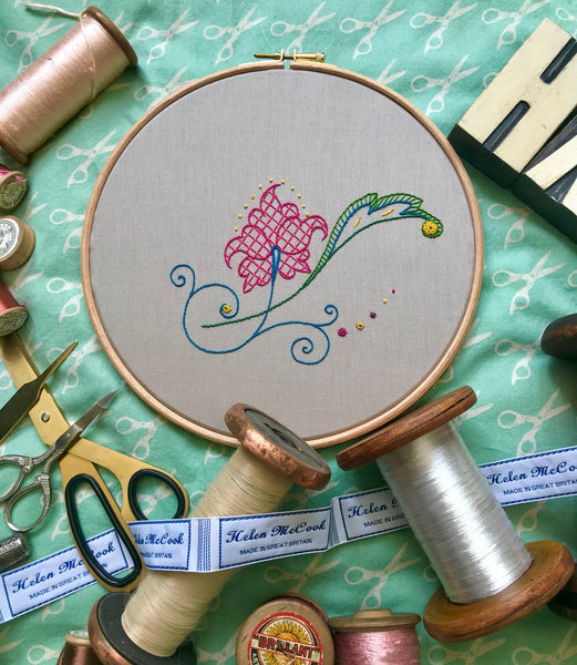 ‘Floral Swirl’ Beginners embroidery kit – Helen McCook